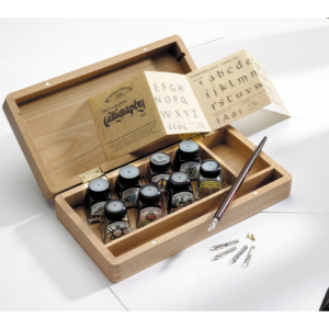 Cassetta in legno Calligrafia Winsor&Newton - 15 pezzi - soggetti assortiti - 1190193 - LoveOffice